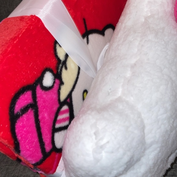 24HR DROP ⬇️ 4PC Hello Kitty Valentines Day Bundle - Picture 9 of 11